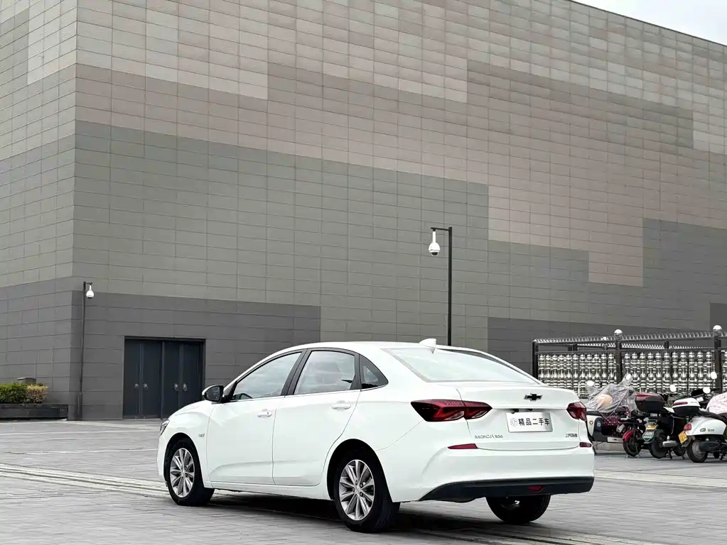 Cruze 2022 320 Automatic Sunroof Edition купить на сайте DeffCars
