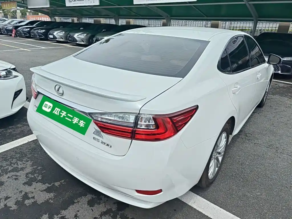 Lexus ES 2015 200 Elite Edition купить на сайте DeffCars