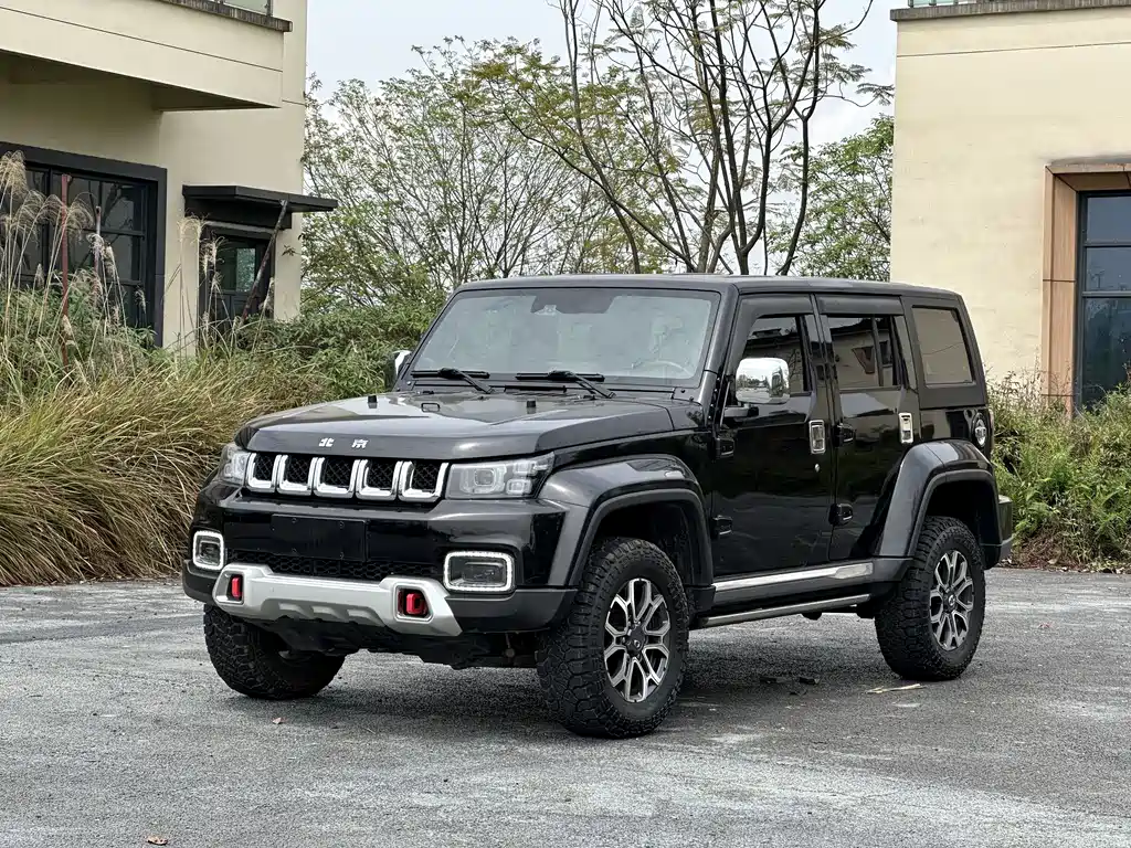 Beijing Off-Road BJ40 2019 PLUS 2.3T Automatic Four-wheel Drive Exclusive Edition National VI купить на сайте DeffCars