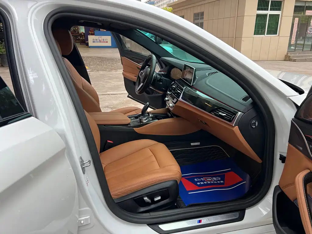 BMW 5 Series 2020 530Li Leading M Sports Package купить на сайте DeffCars