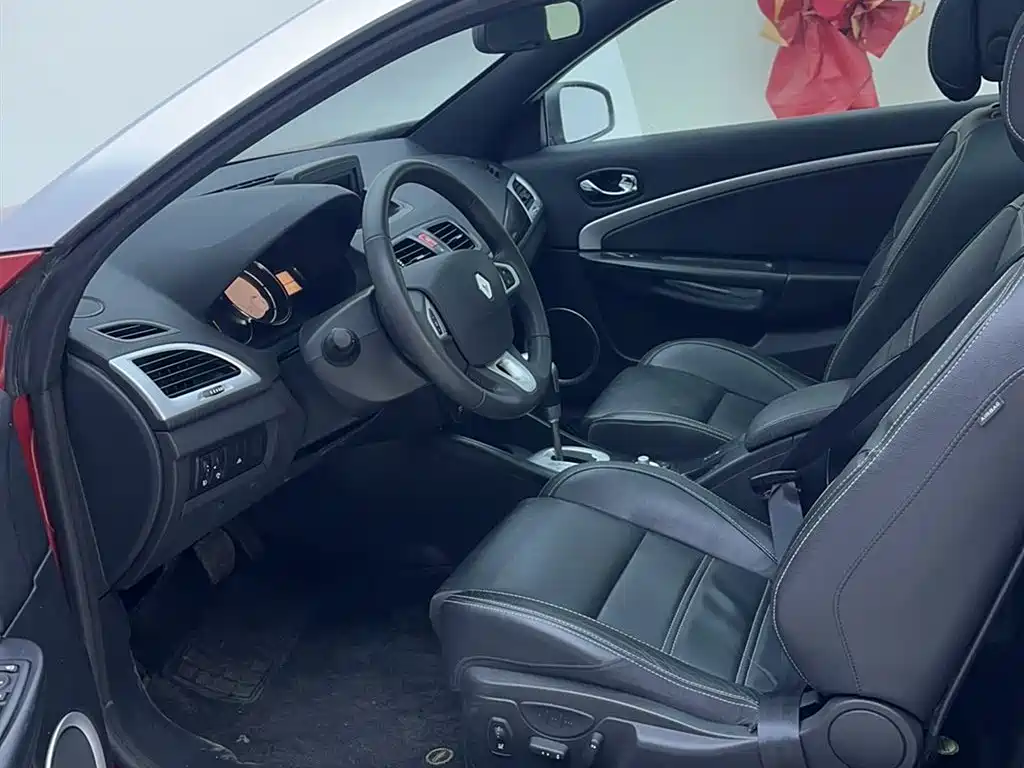 Megane 2011 CC 2.0 Fashion Navigation Edition купить на сайте DeffCars