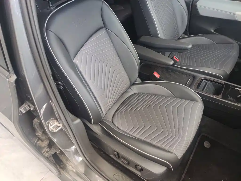 Volkswagen ID.3 2023 upgraded model pure smart version купить на сайте DeffCars