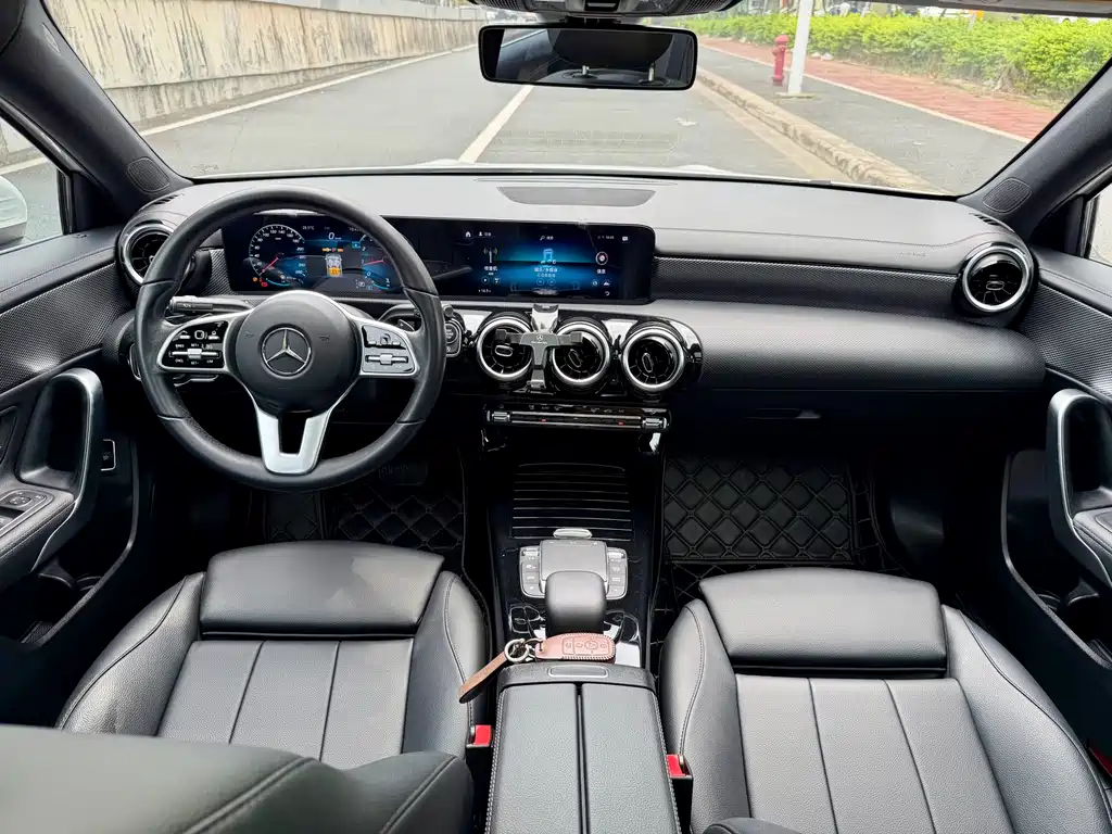 Mercedes-Benz A-Class 2020 facelift A 180 L купить на сайте DeffCars