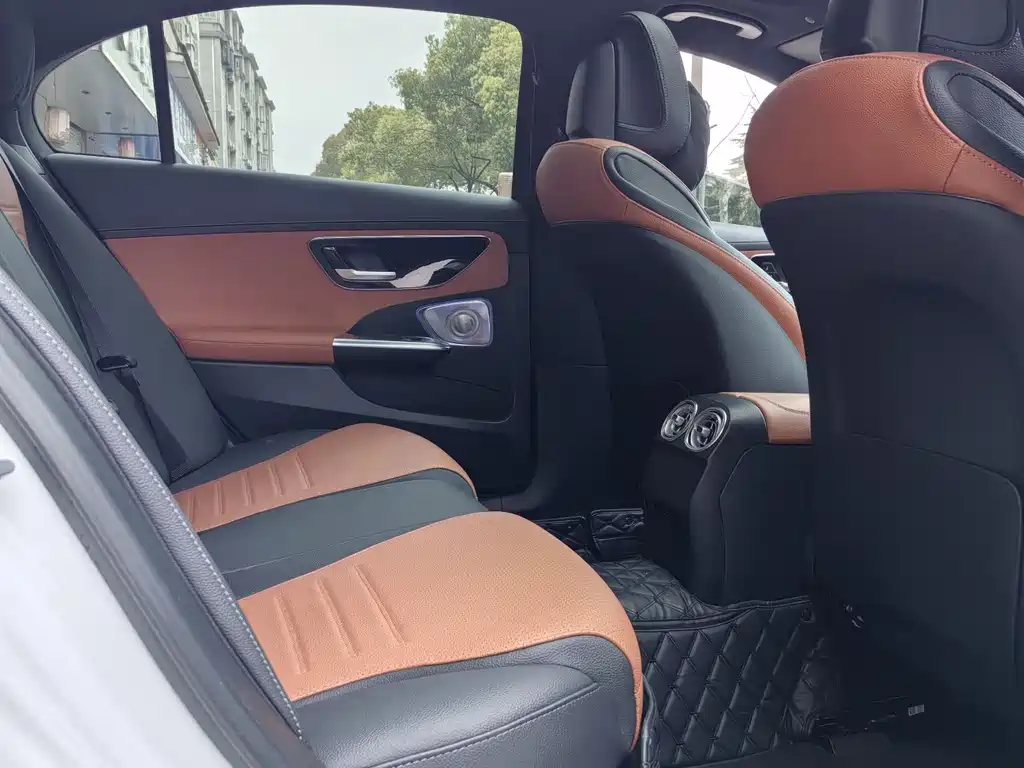 Mercedes-Benz C-Class 2023 facelift C 200 L sports version купить на сайте DeffCars