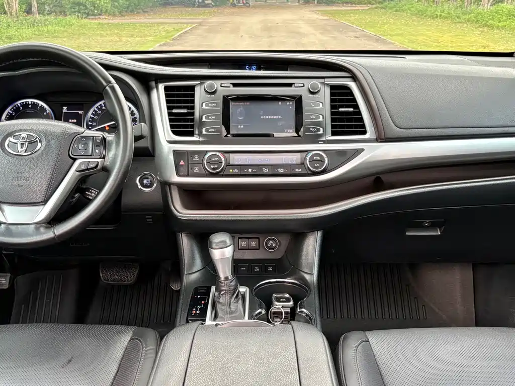 Highlander 2018 2.0T four-wheel drive luxury version 7 seats National V купить на сайте DeffCars