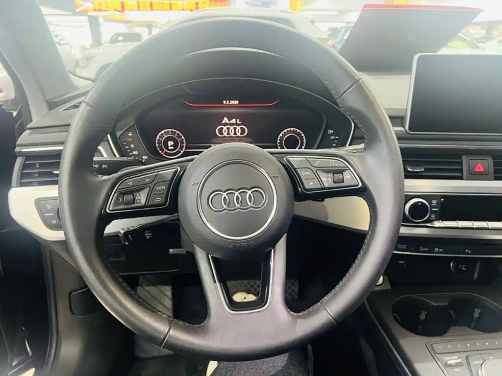 Audi A4L 2018 30th Anniversary Model 40 TFSI Fashion Model купить на сайте DeffCars