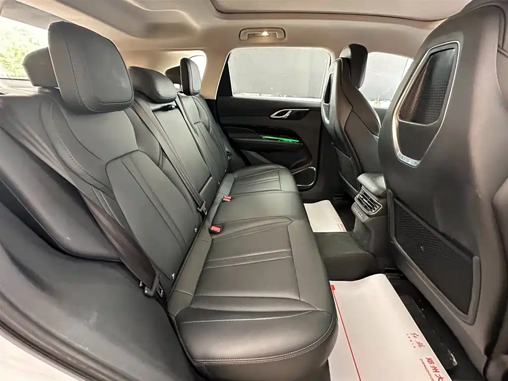 Hongqi HS3 PHEV 2025 model 117km Jinwei PLUS version купить на сайте DeffCars