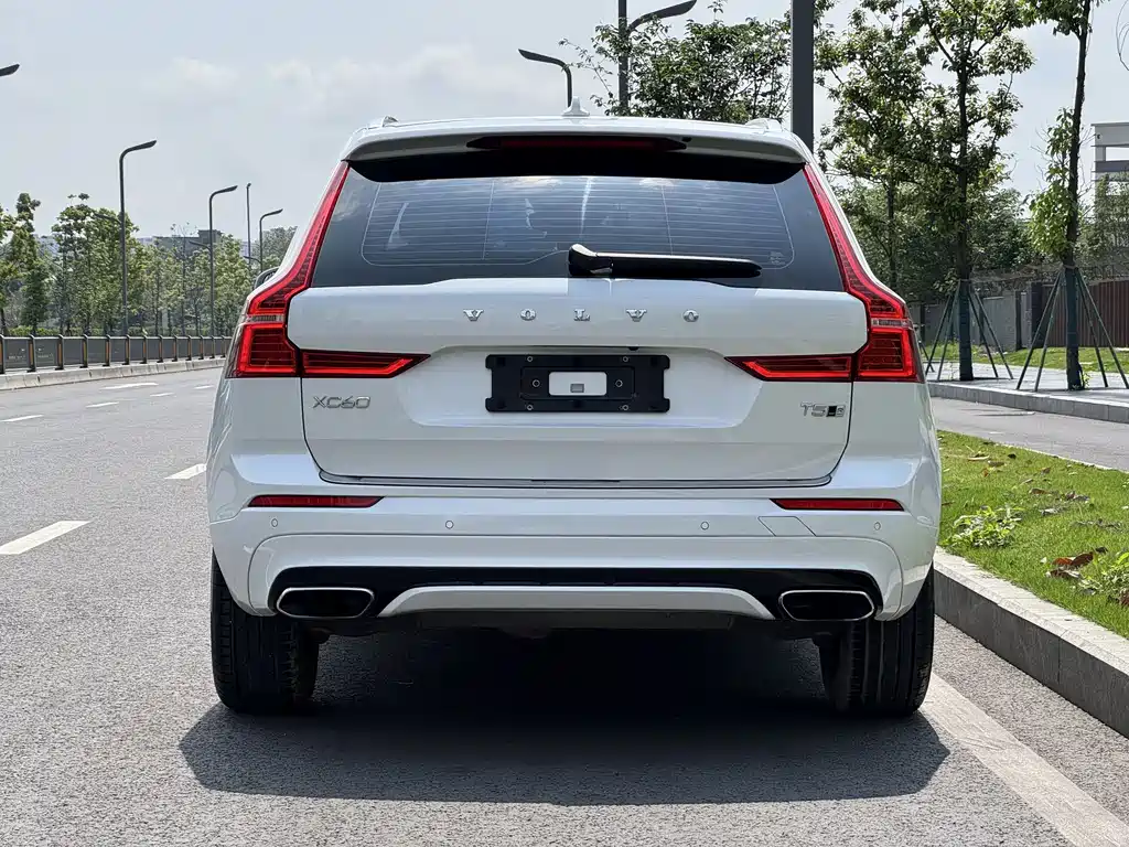 Volvo XC60 2019 T5 4WD Zhiyuan Edition National V купить на сайте DeffCars