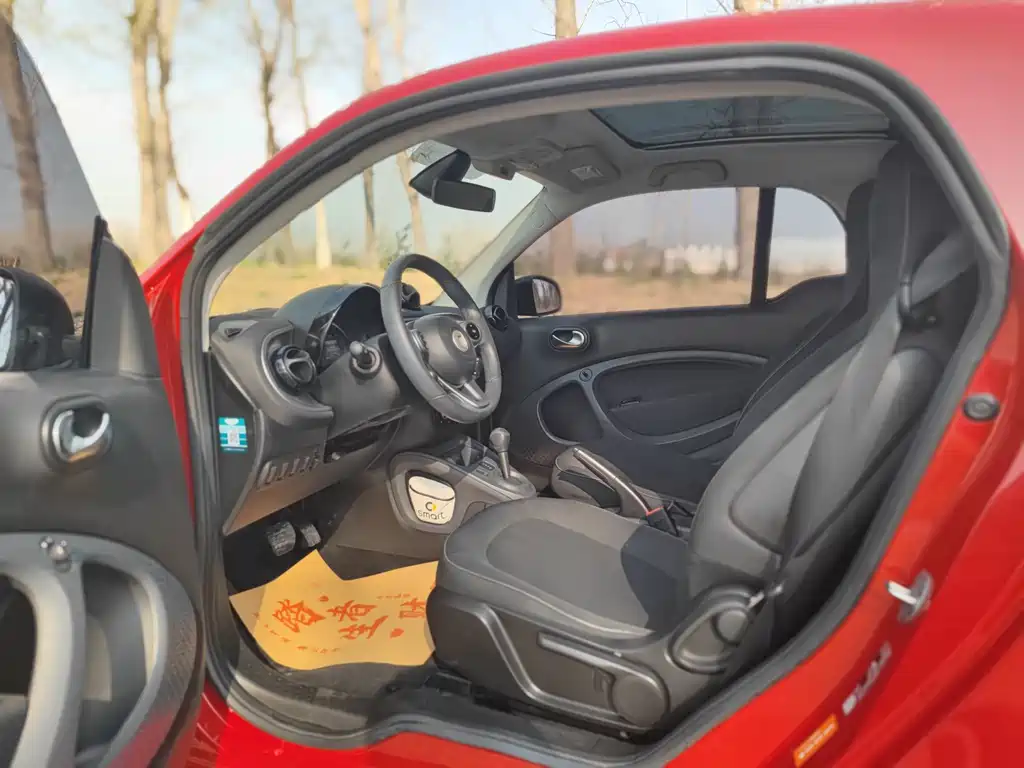 smart fortwo 2019 0.9T 66kW hard top engine version National VI купить на сайте DeffCars