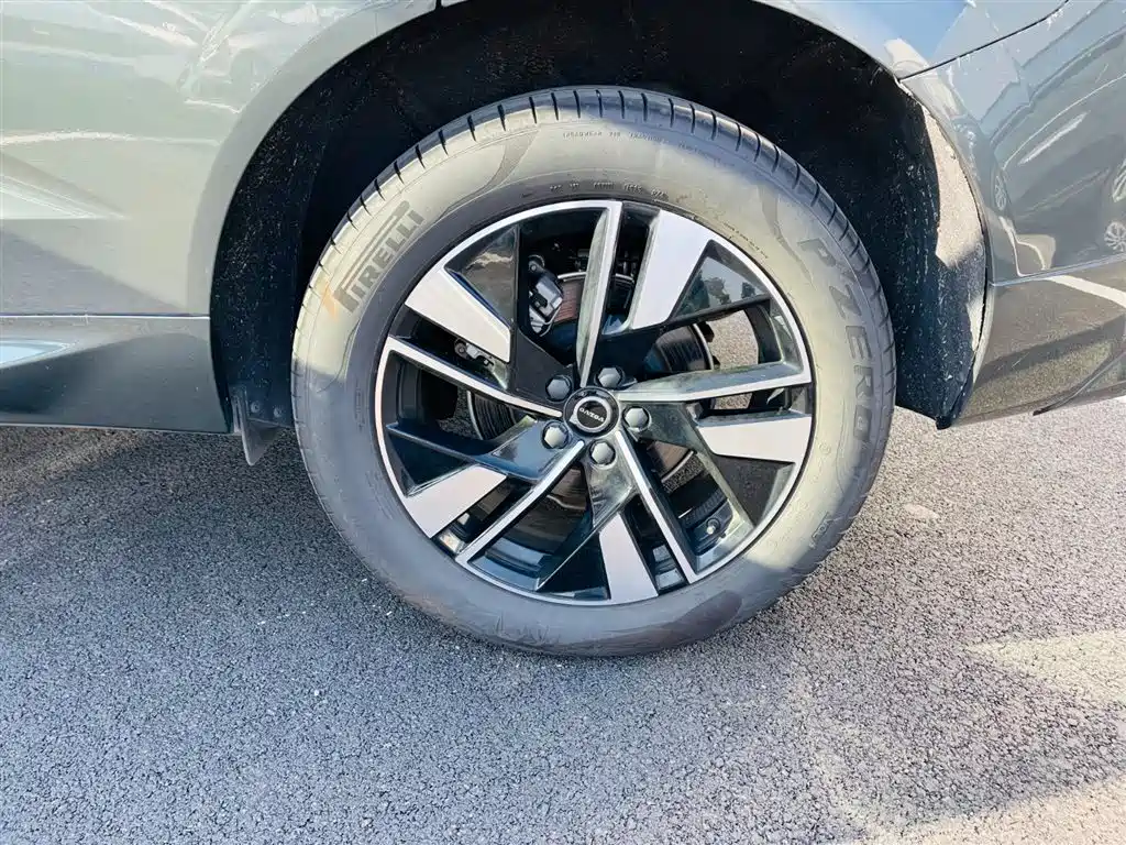 Volvo XC60 2026 B5 four-wheel drive Zhiyuan Sports Edition купить на сайте DeffCars