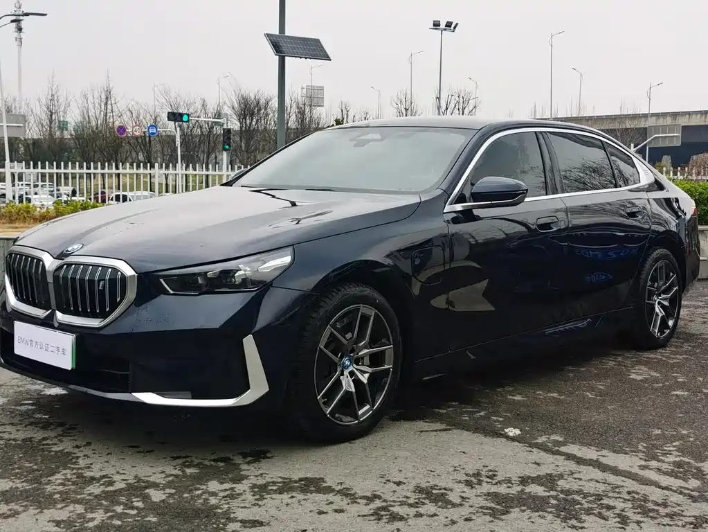 BMW i5 2024 eDrive 35L Luxury Package купить на сайте DeffCars