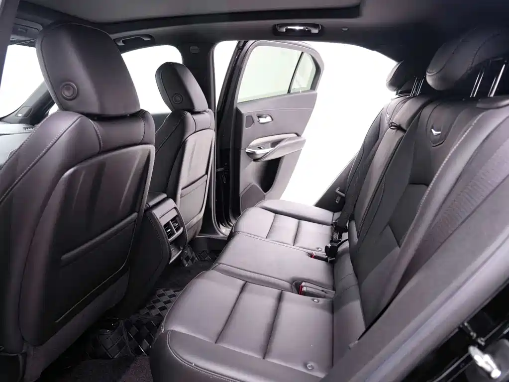 Cadillac XT4 2023 28T two-wheel drive luxury model купить на сайте DeffCars