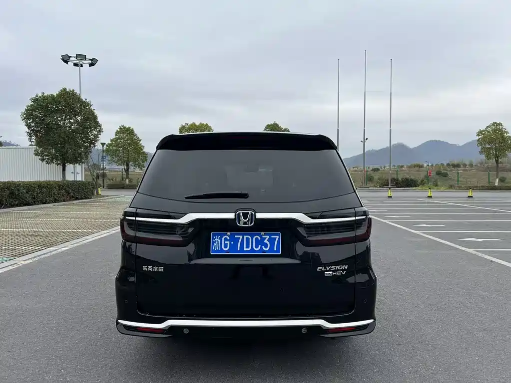Alison 2022 2.0L e:HEV Deluxe Edition купить на сайте DeffCars