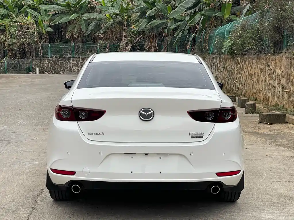 Mazda3 Angkesela 2023 2.0L Automatic Premium Edition купить на сайте DeffCars