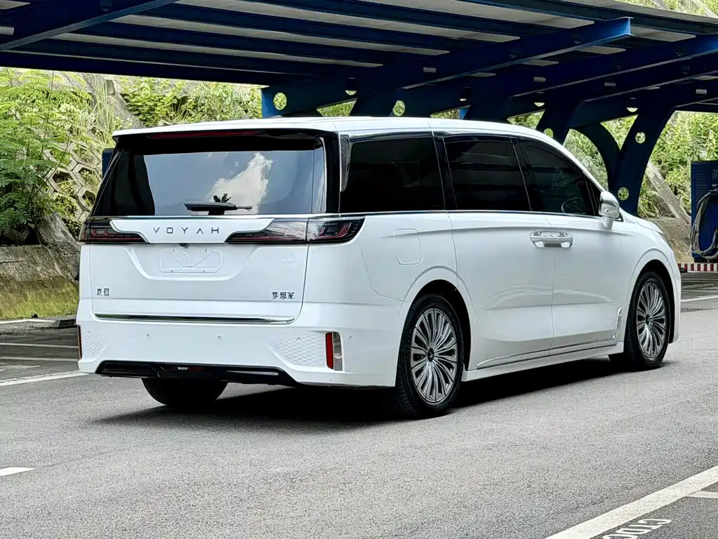 Lantu Dreamer 2022 0-carbon version Dream+Smart Range Package 605km купить на сайте DeffCars