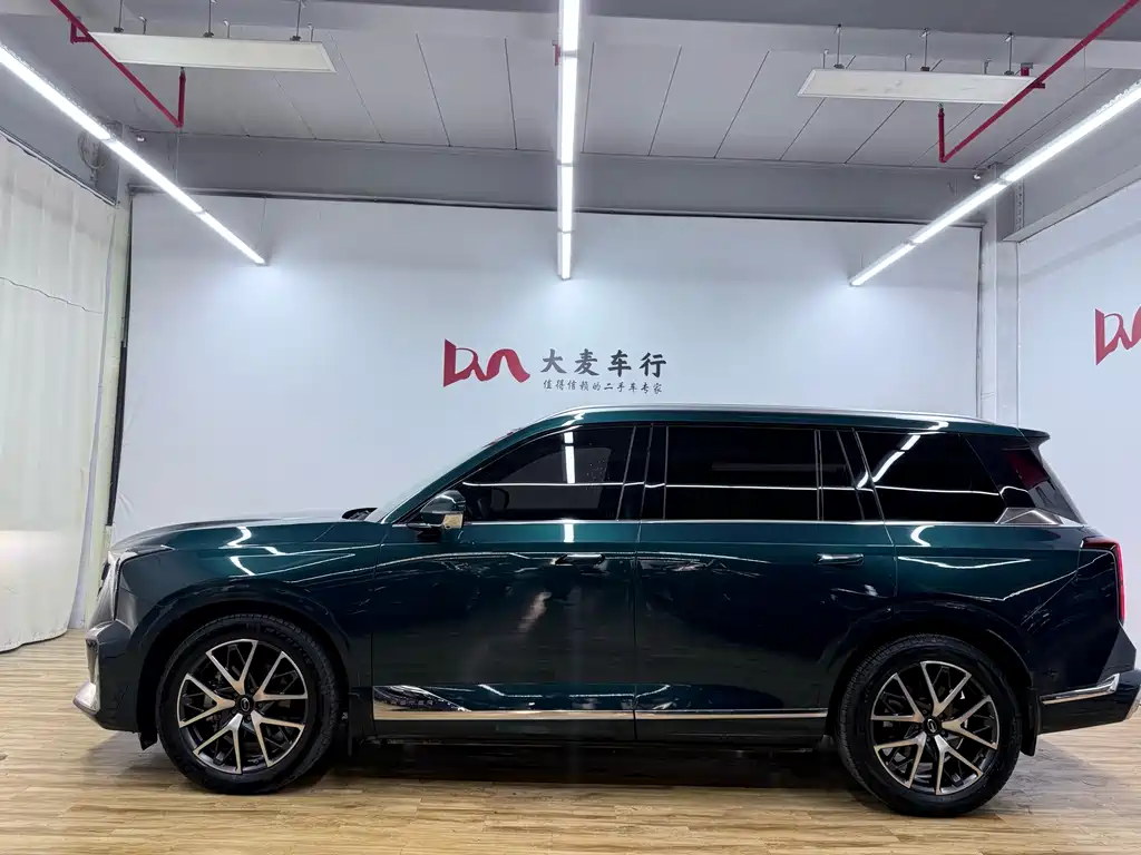 Trumpchi GS8 2022 Dual Engine Series 2.0TM Two-wheel drive Premium Edition (seven seats) купить на сайте DeffCars