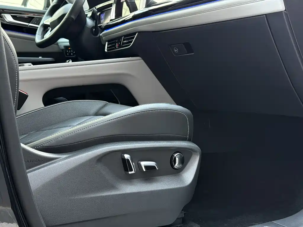 Touron 2024 380TSI four-wheel drive luxury version купить на сайте DeffCars