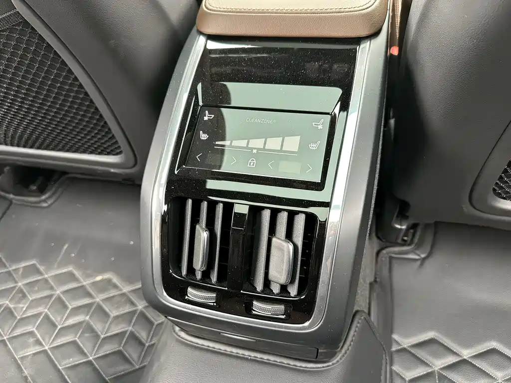 Volvo S90 2025 B5 Zhiya Luxury Edition купить на сайте DeffCars