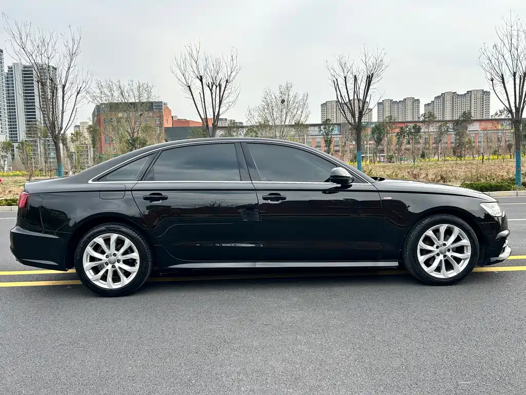 Audi A6L 2018 30th Anniversary Model 35 TFSI Fashion Model купить на сайте DeffCars