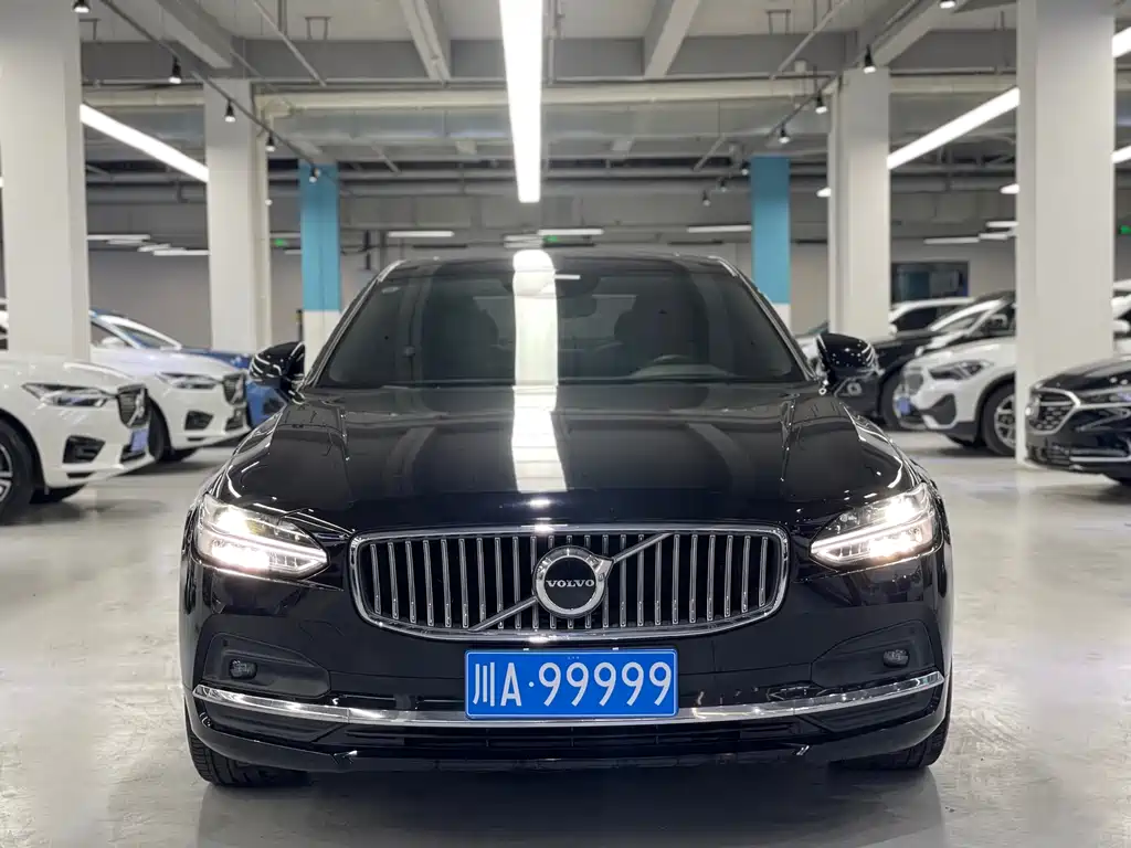 Volvo S90 2021 B5 Zhiyuan Luxury Edition купить на сайте DeffCars
