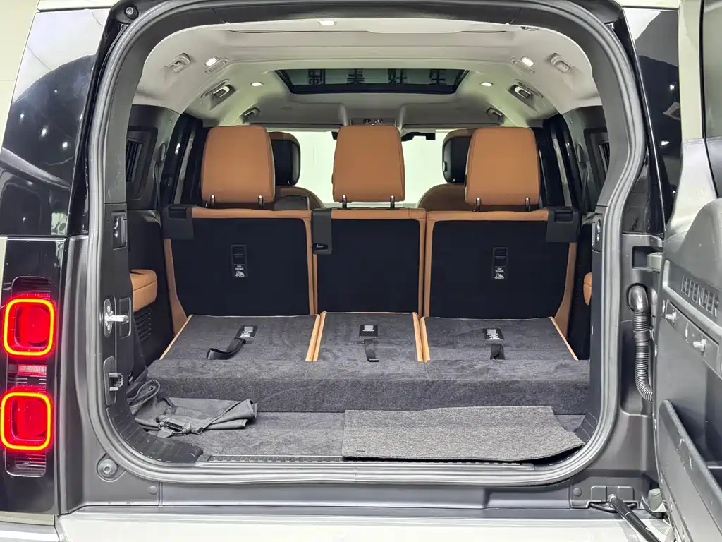 Land Rover Defender 2023 130 3.0T P400 HSE купить на сайте DeffCars