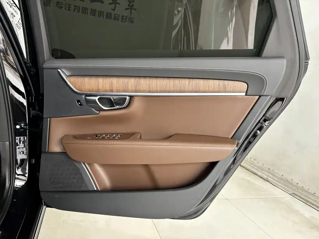 Volvo S90 2025 B5 Zhiyuan Luxury Edition купить на сайте DeffCars