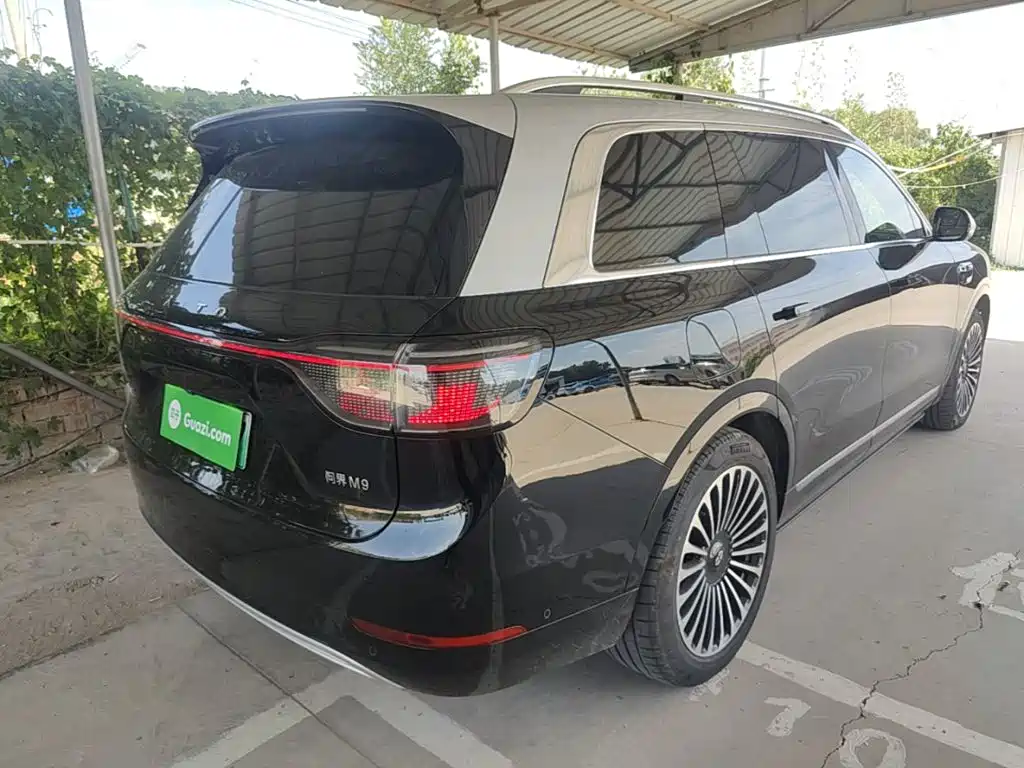 Wenjie M9 2025 extended range Ultra version 52kWh 6-seat version 192-line lidar) купить на сайте DeffCars