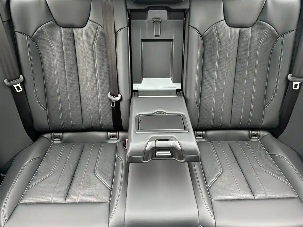 Audi Q5L 2024 45 TFSI luxury and dynamic model купить на сайте DeffCars