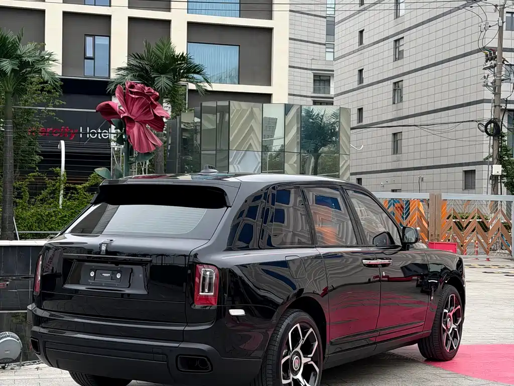 Cullinan 2018 four-seat version купить на сайте DeffCars