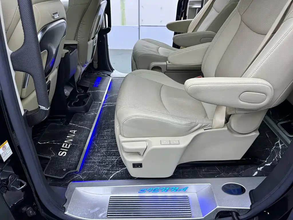 SIENNA 2021 2.5L Hybrid Extreme Edition купить на сайте DeffCars