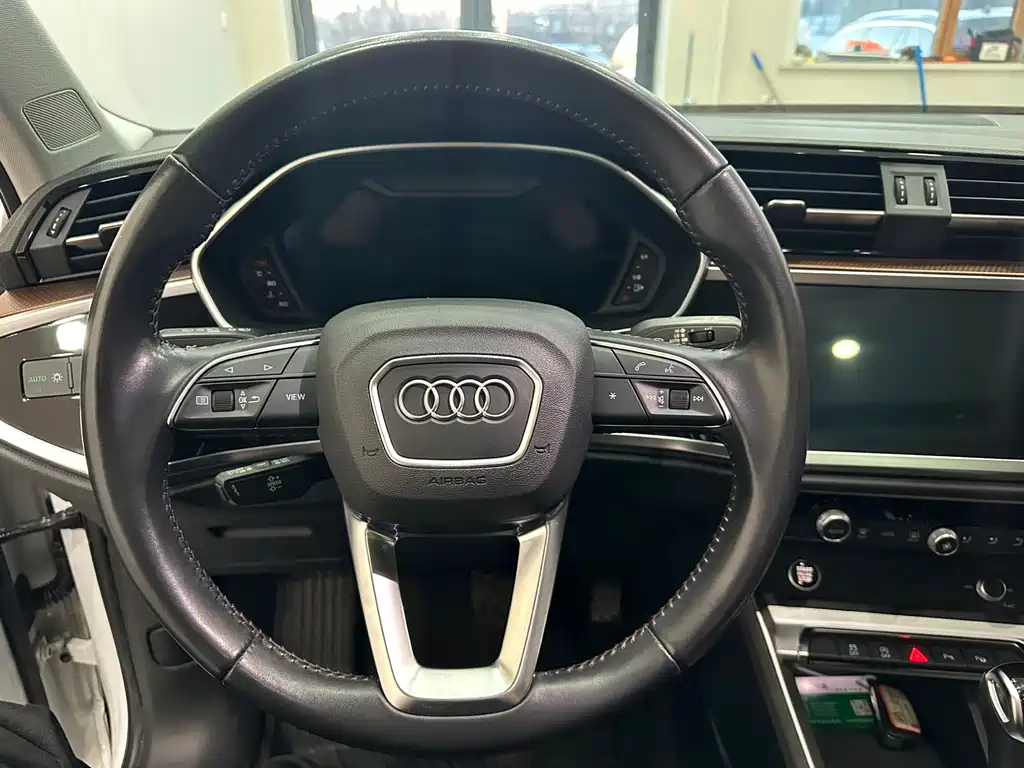Audi Q3 2022 35 TFSI Fashionable and Elegant купить на сайте DeffCars