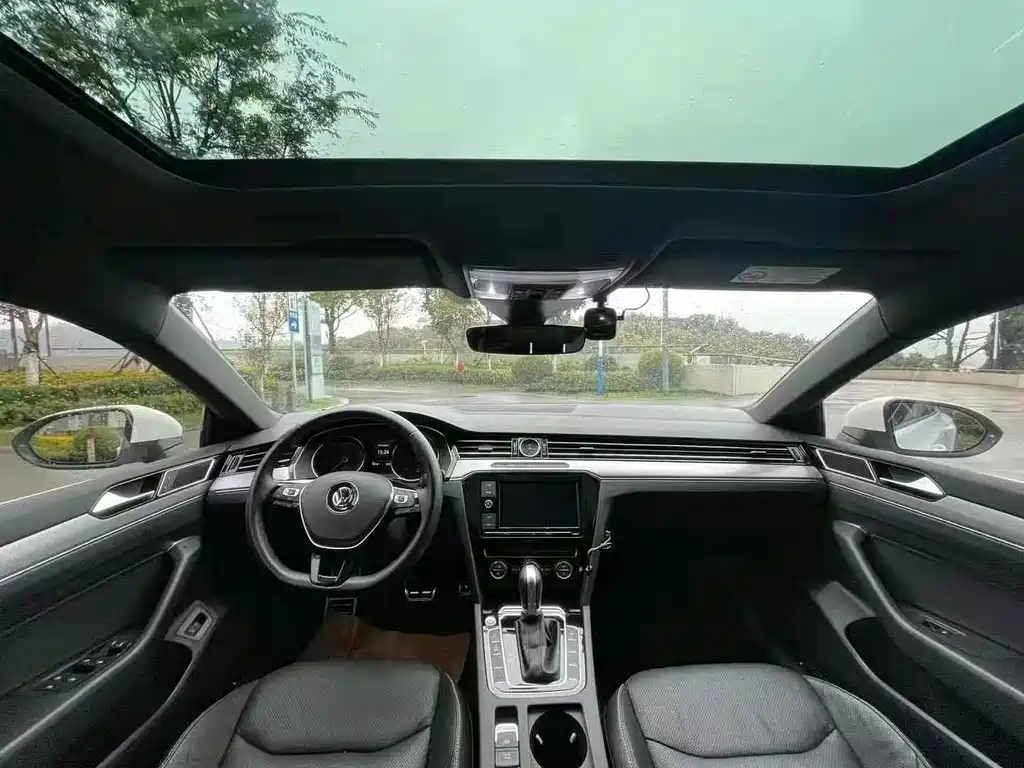 FAW-Volkswagen CC 2019 330TSI Charming Edition National V купить на сайте DeffCars