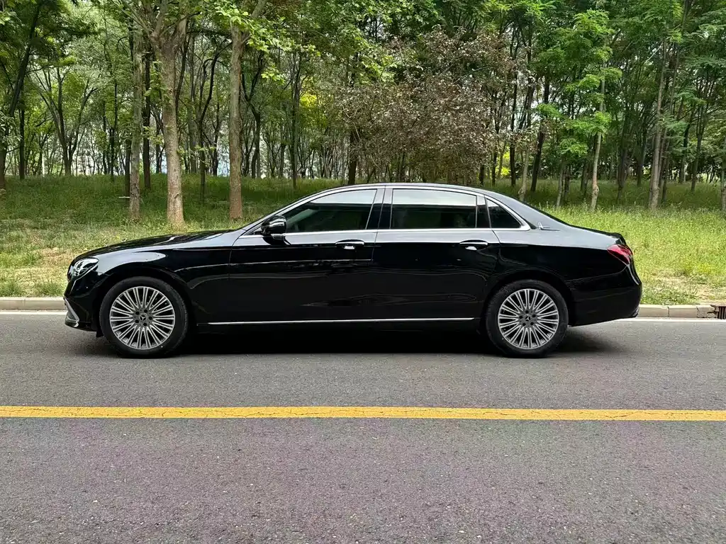 Mercedes-Benz E-Class 2023 E 300 L Luxury Model купить на сайте DeffCars