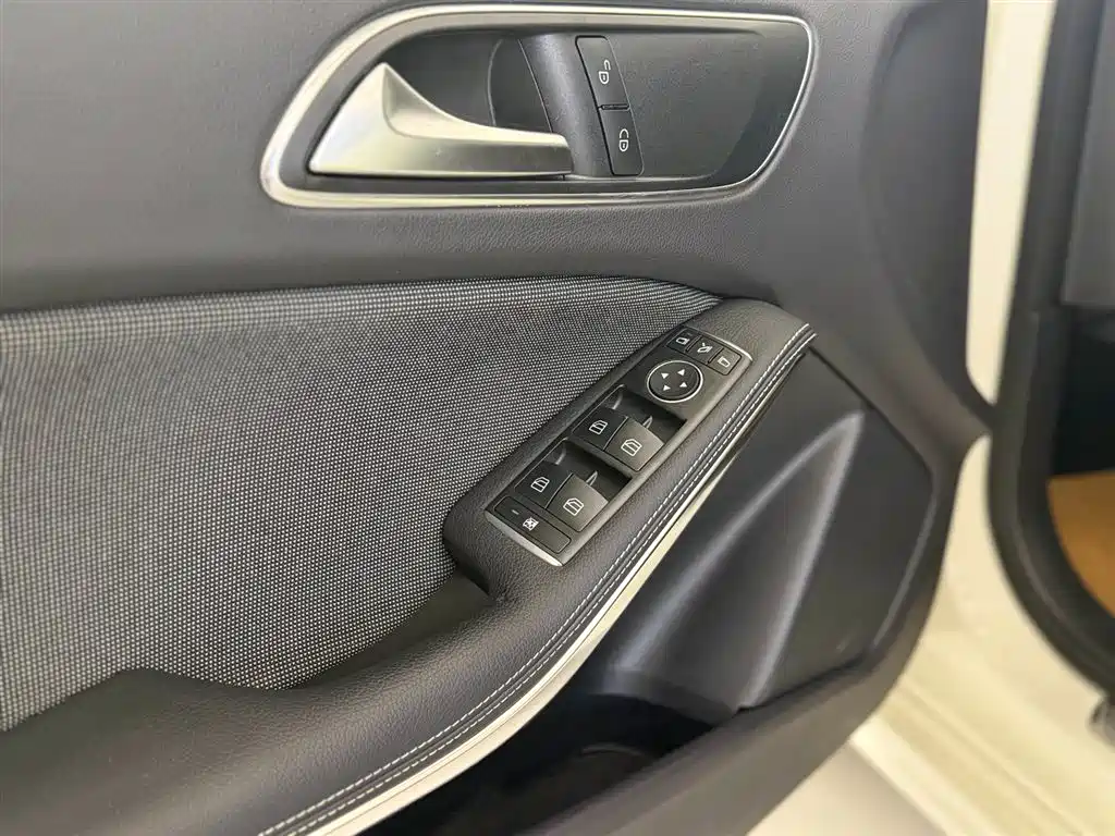 Mercedes-Benz A-Class (imported) 2017 facelift A 200 dynamic type купить на сайте DeffCars