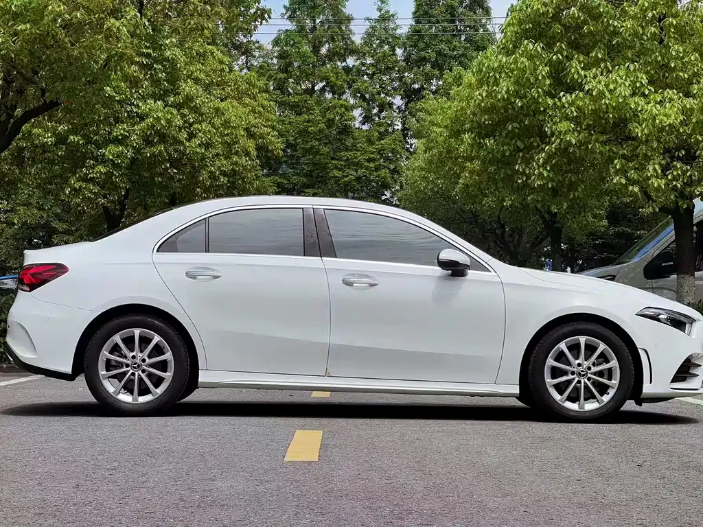 Mercedes-Benz A-Class 2023 A 200 L Fashion Model купить на сайте DeffCars