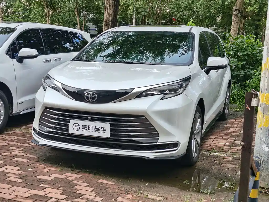 SIENNA 2024 2.5L Hybrid Premium Edition купить на сайте DeffCars