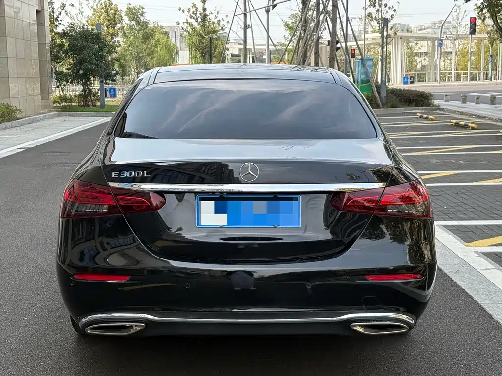 Mercedes-Benz E-Class 2022 E 300 L Luxury Model купить на сайте DeffCars