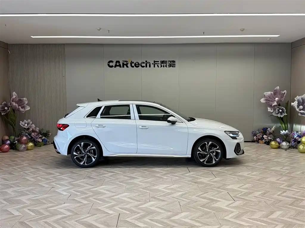 Audi A3 2025 Sportback 35TFSI Flying Spur Exclusive Model купить на сайте DeffCars