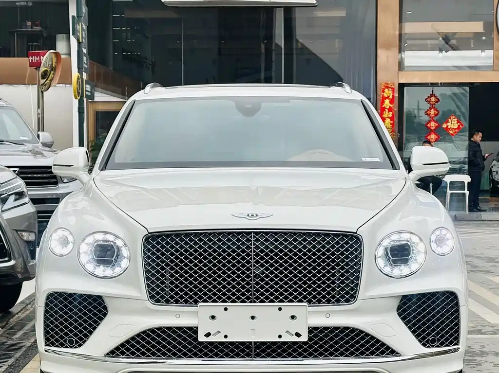 Bentayga 2022 4.0T V8 купить на сайте DeffCars