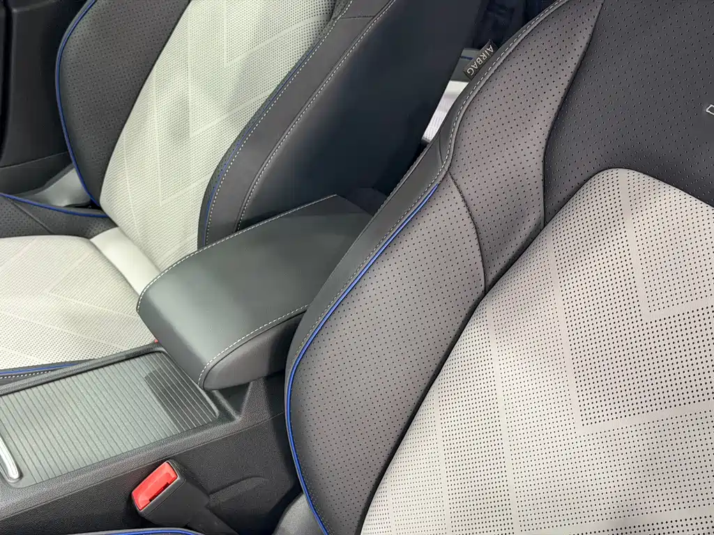 Golf 2025 facelift 300TSI R-Line купить на сайте DeffCars