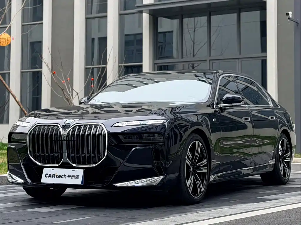 BMW 7 Series 2023 740Li Exclusive M Sports Package купить на сайте DeffCars