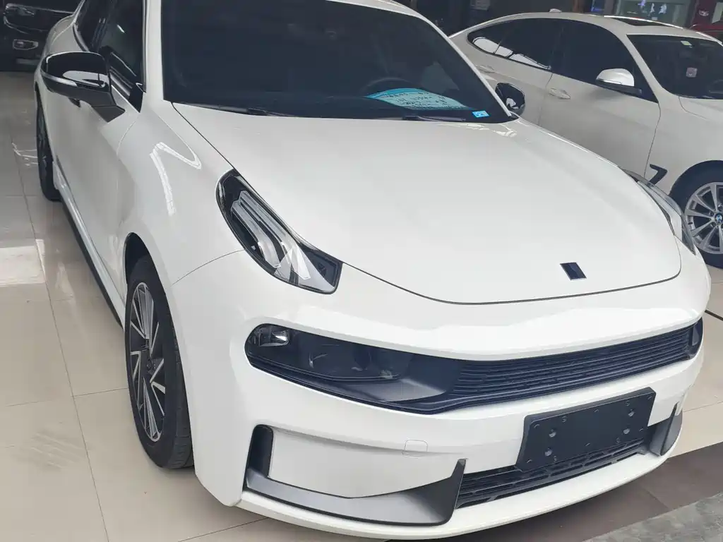 Lynk & Co 03 2021 03+ 2.0TD automatic performance package version купить на сайте DeffCars
