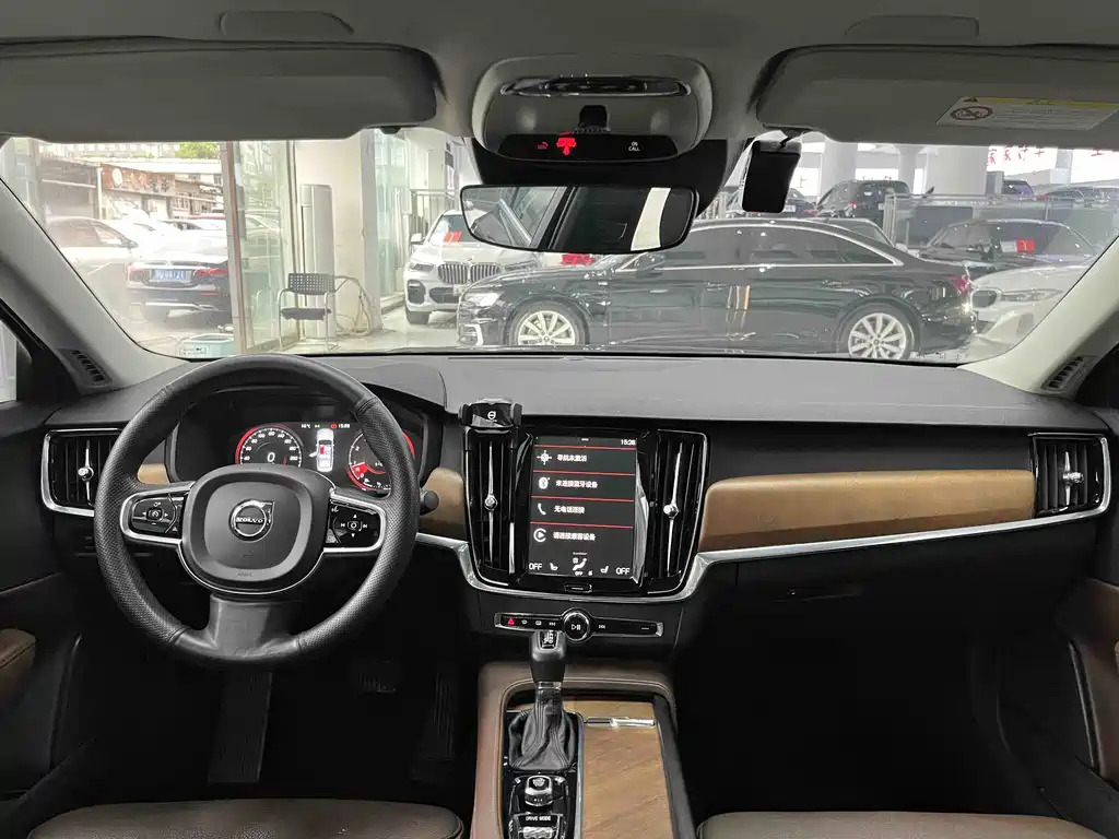 Volvo S90 2020 T5 Zhiyi Luxury Edition купить на сайте DeffCars