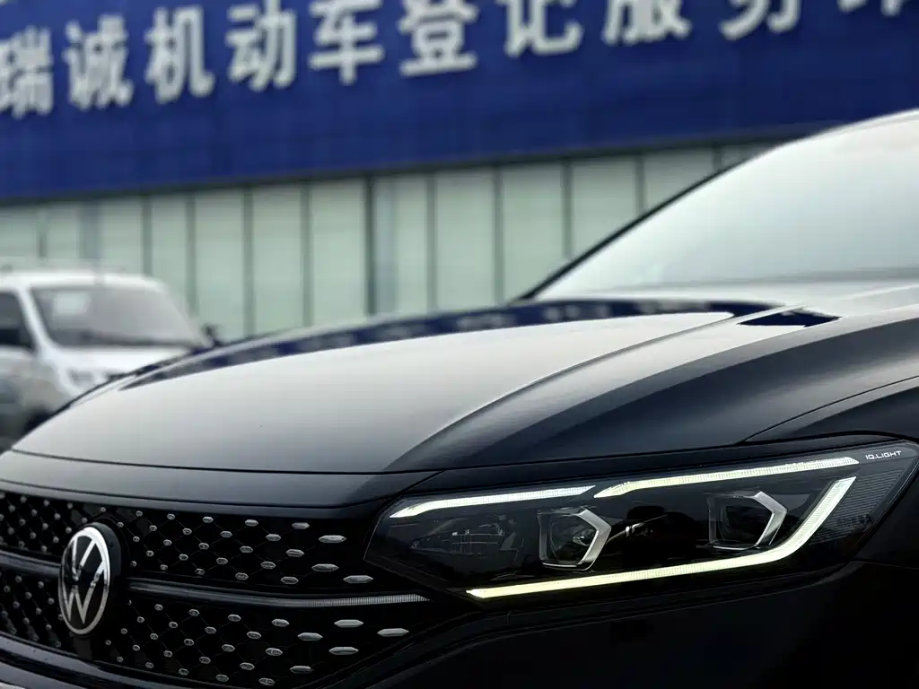 Passat 2022 330TSI Starry Sky Deluxe Edition купить на сайте DeffCars