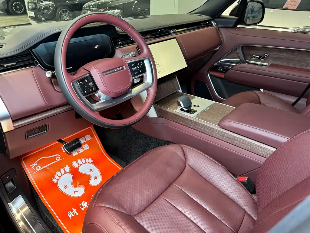 Range Rover 2024 3.0 L6 400PS Genesis Extended Edition купить на сайте DeffCars