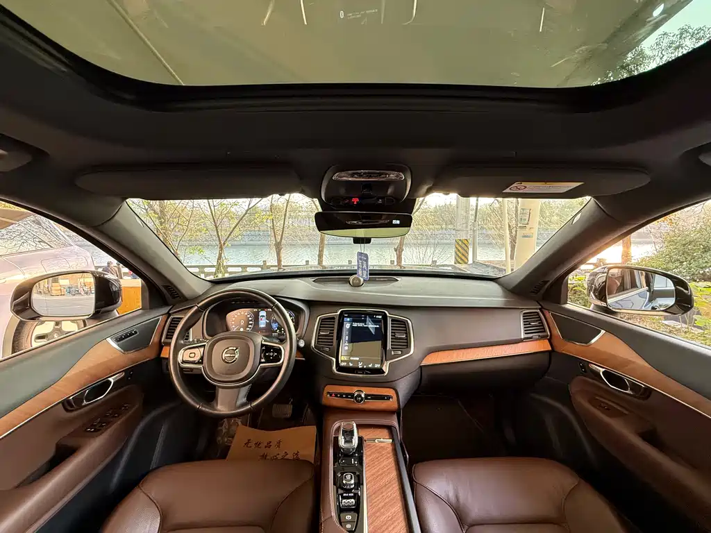 Volvo XC90 2021 B5 Smart Deluxe Edition 5-seater купить на сайте DeffCars