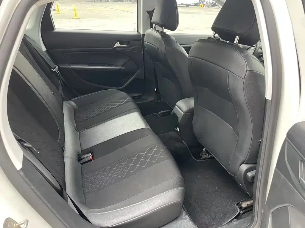 Peugeot 308 2016 230THP Automatic Deluxe Edition купить на сайте DeffCars