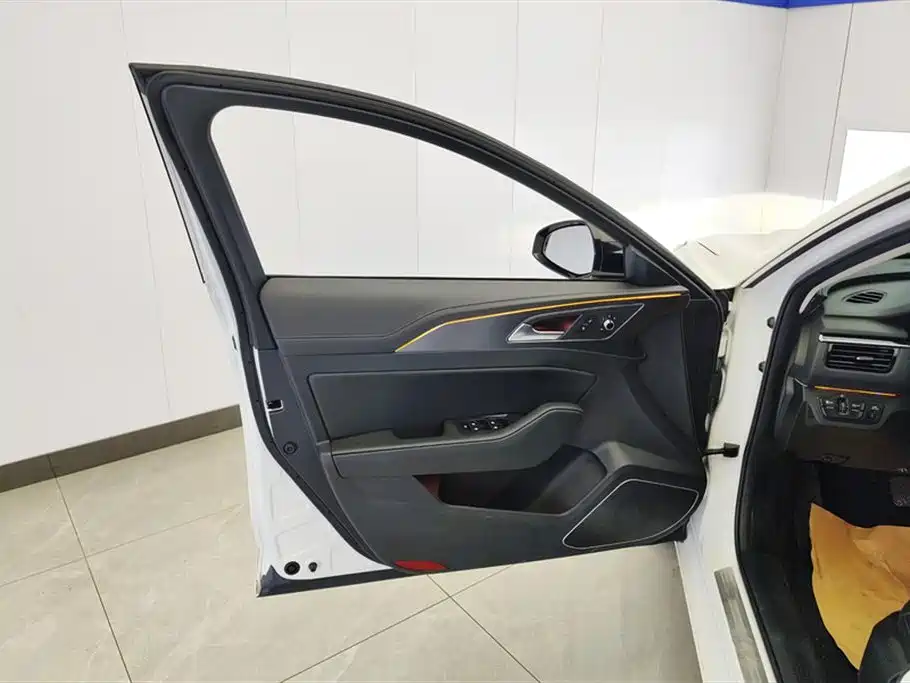 Hongqi H5 2022 classic model facelift 1.5T DCT flag rhyme version купить на сайте DeffCars