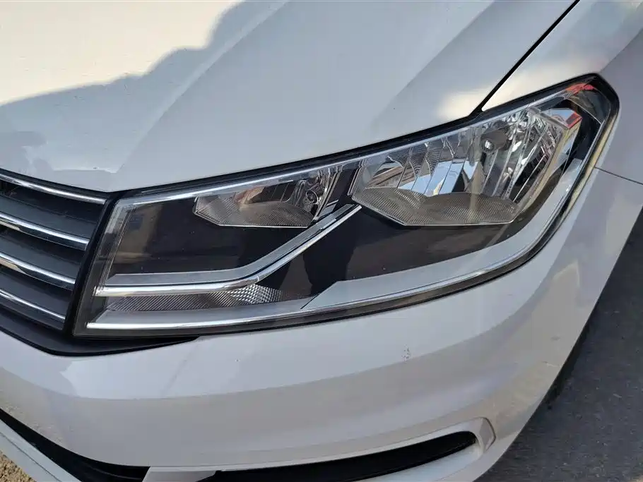 Santana 2016 1.6L Manual Deluxe Edition купить на сайте DeffCars