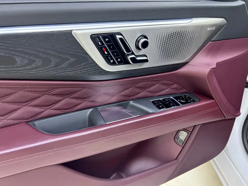 Cadillac CT6 2023 28T Platinum Type купить на сайте DeffCars